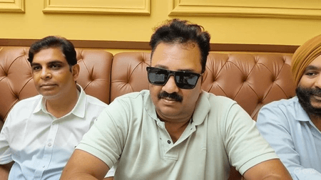 अभिषेक अच्छा प्रदर्शन करते हुए अपने देश को जिताए : पिता राजकुमार शर्मा