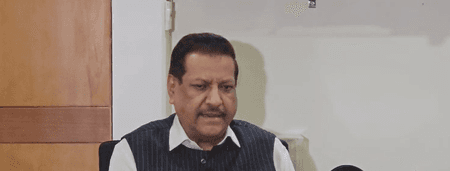 पाकिस्तानी सेनाध्यक्ष को आमंत्रित करके अमेरिका ने 150 साल पुराना प्रोटोकॉल तोड़ा : पृथ्वीराज चव्हान