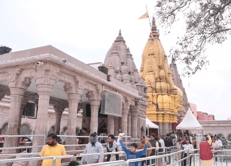 यूपी : काशी के लोगों ने पीएम मोदी के 11 साल को सराहा, विश्वनाथ मंदिर के कायाकल्प की तारीफ की