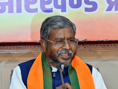 झारखंड में स्वास्थ्य सेवा की बदहाली पर नेता प्रतिपक्ष और मंत्री के बीच जुबानी जंग