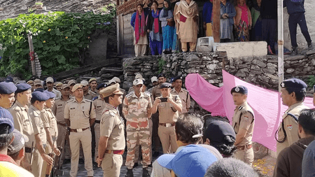 उत्तराखंड के धराली में 79वें स्वतंत्रता दिवस पर ध्वजारोहण, आपदा प्रभावितों ने एकजुटता का संकल्प लिया