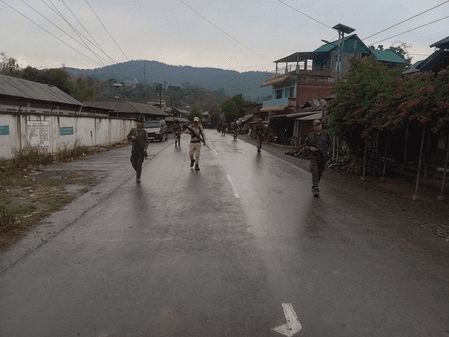 मणिपुर की घाटी और पहाड़ी जिलों में बुलाए गए कई बंद से जनजीवन ठप्प