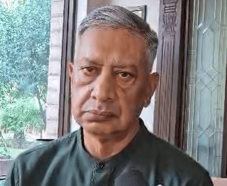 पाकिस्तान का अपने लोगों पर एयरफोर्स का इस्तेमाल करना शर्मनाक: एसपी वैद (आईएएनएस साक्षात्कार)