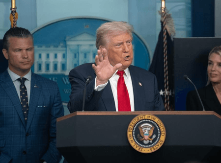 टैरिफ से अमेरिकी अर्थव्यवस्था में 'खरबों डॉलर' आए : डोनाल्ड ट्रंप