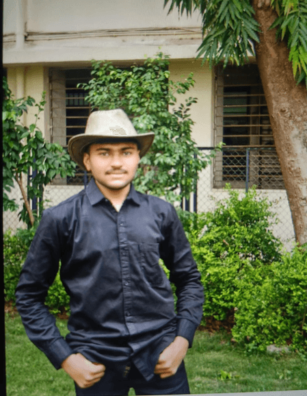 अहमदाबाद विमान दुर्घटना : मेडिकल छात्र जीत सतानी की बची जान, मां बोली - 'मिला दूसरा जन्म'