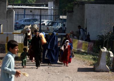 पाकिस्तान: शरणार्थी शिविर में 21 वर्षीय अफगान महिला से गैंगरेप