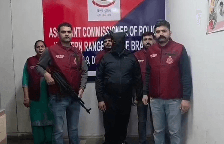 दिल्ली क्राइम ब्रांच की बड़ी कार्रवाई : 8 करोड़ रुपए का हेरोइन सप्लायर, एनडीपीएस के दो केस में भगोड़ा गिरफ्तार