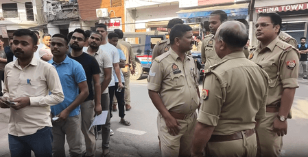 यूपी के 75 जिलों में कड़े पहरे के बीच हो रही पुलिस दारोगा भर्ती परीक्षा शुरू