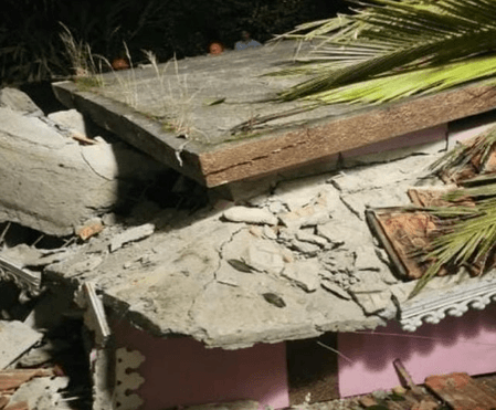 केरल में भूस्खलन से घर मलबे में तब्दील, एक की मौत, सात घंटे चले ऑपरेशन में पत्नी को बचाया गया