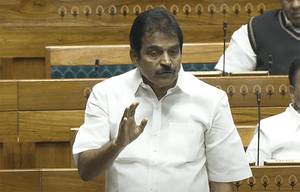 मोबाइल में संचार साथी ऐप अनिवार्य करने के निर्देश को केसी वेणुगोपाल ने बताया असंवैधानिक