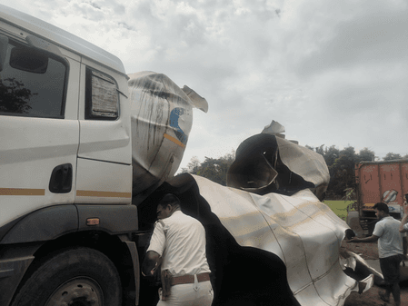 पश्चिम बंगाल के देबरा में गैस टैंकर विस्फोट, सात की हालत गंभीर