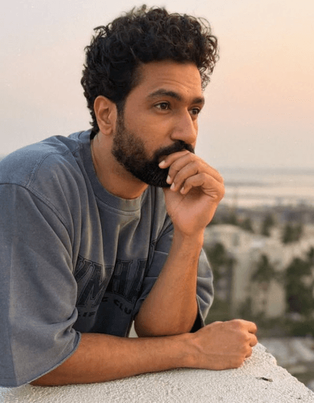 'हर पहलू में एक अद्भुत फिल्म', विक्की कौशल ने आदित्य धर की पूरी टीम को बताया 'धुरंधर'