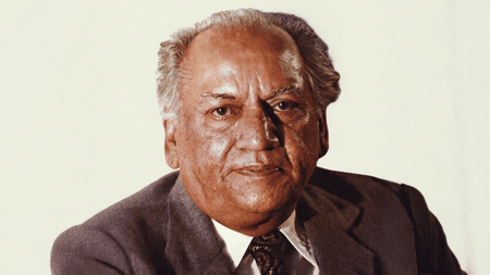 फैज अहमद फैज: तानाशाह के दौर में लोकतंत्र के लिए शायरी लिखने वाला शायर