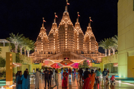 विश्व में शांति और सद्भाव का प्रकाशस्तंभ बना बीएपीएस हिंदू मंदिर, दो गौरवशाली वर्षों की पूर्णता