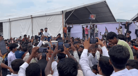 राजगीर में चिराग पासवान की रैली में समर्थकों की भीड़ हुई बेकाबू, वाहन क्षतिग्रस्त