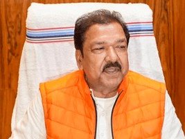 'जयचंद' के आगे लालू परिवार असहाय दिख रहा है: दिलीप जायसवाल