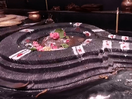 श्री बुग्गा रामलिंगेश्वर मंदिर : यहां एक साथ 12 ज्योतिर्लिंग विराजमान, चमत्कारी झरने से जलाभिषेक