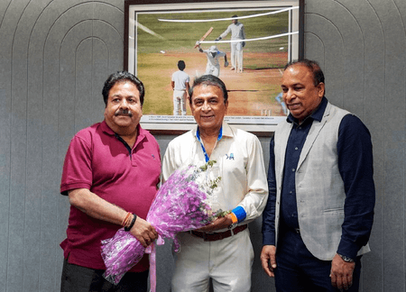 सुनील गावस्कर ने बीसीसीआई मुख्यालय में बने बोर्ड रूम '10000 गावस्कर' का उद्घाटन किया