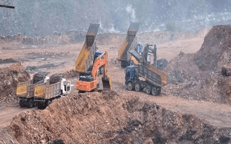 झारखंड में झमाझम बारिश से कोयलांचलों की बढ़ी मुश्किलें, खदानों से गैस और धुआं निकलने से दहशत