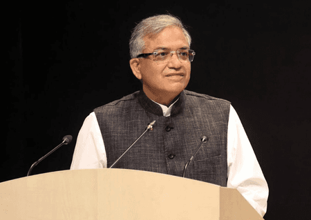 चुनाव आयोग ने राहुल गांधी के दावे को बताया झूठा और भ्रामक