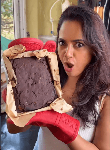 समीरा रेड्डी ने शेयर की 'नो-गिल्ट' रेसिपी, लौकी से बनाई ब्राउनी