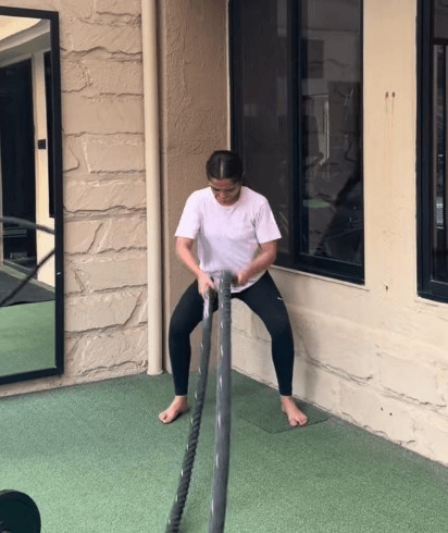 फिटनेस फ्रीक बनीं अहसास चन्ना, जिम में पसीना बहाते हुए शेयर किया वर्कआउट वीडियो