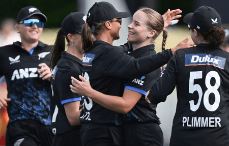 टी20 सीरीज: कप्तान अमेलिया केर की तूफानी पारी, न्यूजीलैंड ने पहले मैच में दक्षिण अफ्रीका को 80 रन से हराया