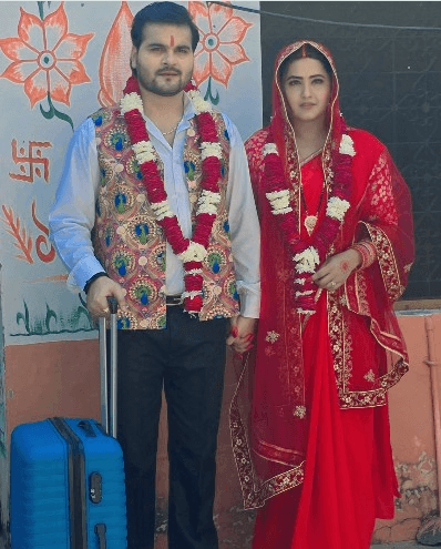 काजल राघवानी ने अरविंद अकेला कल्लू संग शेयर की तस्वीर, लिखा- शादी का खर्चा बचाने में कामयाब रहे