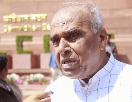 सिद्धार्थनगर: सांसद जगदंबिका पाल की अनूठी पहल, निःशुल्क स्वास्थ्य शिविरों से जनता को मिल रहा लाभ