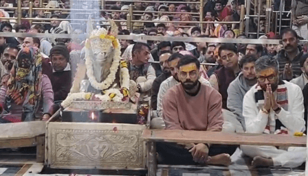 विराट कोहली और कुलदीप यादव भगवान महाकाल के दरबार में पहुंचे, भस्म आरती में शामिल हुए