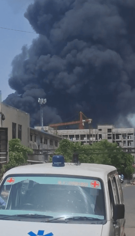 गुजरात : अहमदाबाद में एयर इंडिया का विमान क्रैश, कई यात्री थे सवार