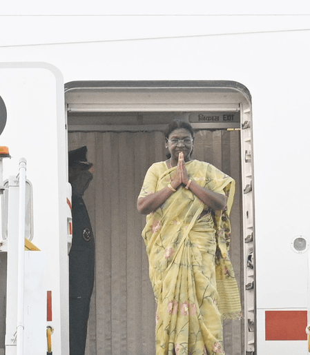 अंगोला और बोत्सवाना की अपनी राजकीय यात्रा पूरी करने के बाद दिल्ली लौटीं राष्ट्रपति मुर्मू