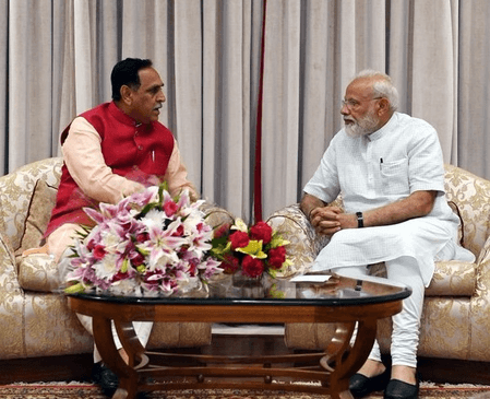 चुनाव के दौरान पीएम मोदी कैसे छोटी-छोटी बातों का रखते थे ध्यान, अंतिम विदाई के बीच विजय रूपाणी का पुराना किस्सा वायरल