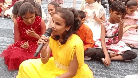 कैलाश विजयवर्गीय ने वृद्ध आश्रम में मनाई दीपावली, बच्चों के साथ साझा कीं खुशियां