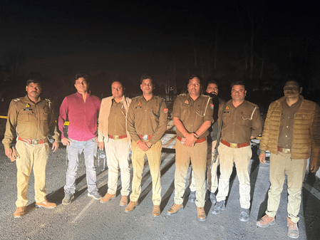 ग्रेटर नोएडा : एनकाउंटर में 2 गिरफ्तार, गोवध से संबंधित उपकरण बरामद