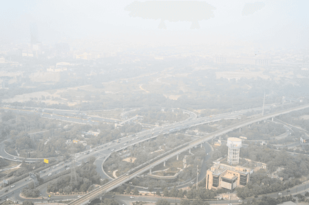 एनसीआर में फिर बिगड़ी हवा, ऑरेंज से रेड जोन में पहुंचा वायु गुणवत्ता सूचकांक, स्कूल खुले लेकिन बढ़ी चिंता