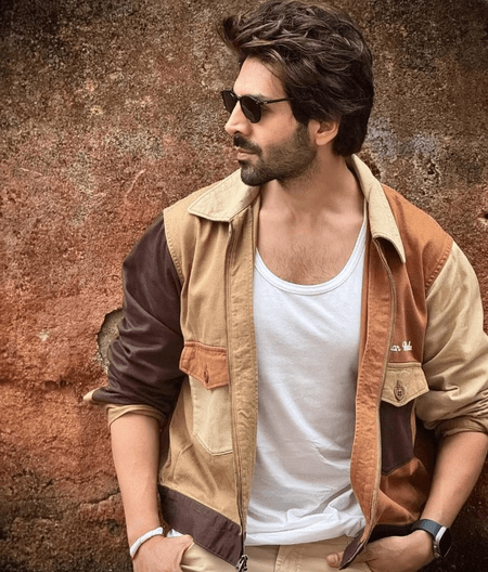 कार्तिक आर्यन : कॉमिक टाइमिंग के जादूगर, जानें कैसे बने बॉलीवुड के 'रोम-कॉम किंग'