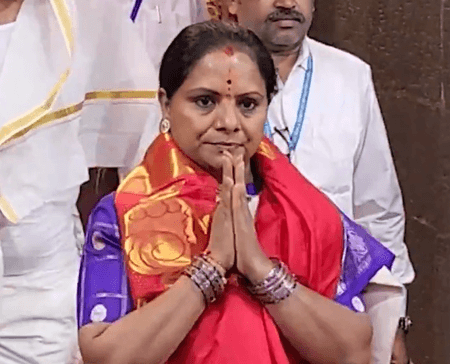 कलवकुंतला कविता ने तिरुमाला वेंकटेश्वर मंदिर में किए दर्शन, कहा- सच बोलने वालों के साथ भगवान