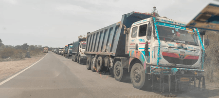 झारखंडः पिपरवार में हाईवा की चपेट में आकर शख्स की मौत पर फूटा ग्रामीणों का गुस्सा