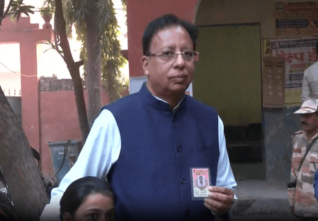 बिहार चुनाव: बेतिया में सांसद संजय जायसवाल ने डाला वोट, कहा-वोट ही सबसे बड़ा दान