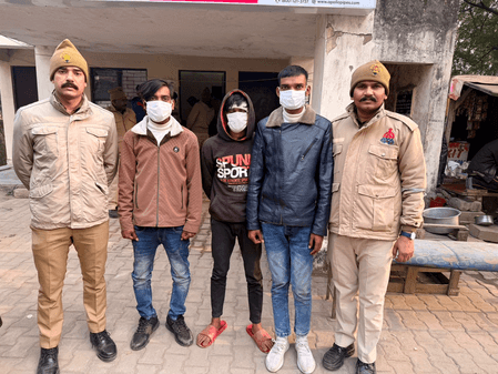 नोएडा में चोरी का खुलासा, नौकर ही निकला मास्टरमाइंड, तीन शातिर गिरफ्तार