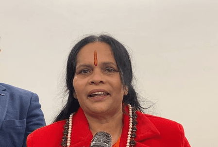 साध्वी प्राची ने हिंदुओं को सचेत रहने की दी चेतावनी, कहा- बटेंगे तो कटेंगे