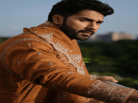 हॉट अवतार में वरुण धवन का फिल्म प्रमोशन, इंस्टाग्राम पर शेयर की इंडियन अटायर फोटोज