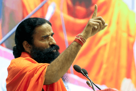 नेमप्लेट विवाद: बाबा रामदेव बोले 'सबके पूर्वज हिंदू, नाम छिपाना अनुचित'