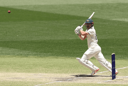 एशेज: इंग्लैंड 384 रन पर ऑलआउट, ट्रेविस हेड ने दिलाई ऑस्ट्रेलिया को शानदार शुरुआत