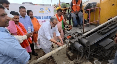 सांसद राधामोहन सिंह ने मोतिहारी में गैस पाइपलाइन बिछाने के कार्य का किया शुभारंभ