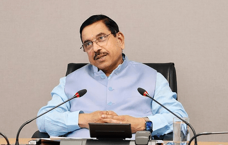 ईरान और इजरायल में फंसे कन्नड़ भाषी लोगों को बचाने के लिए राजदूतों से हो रही बात: प्रह्लाद जोशी