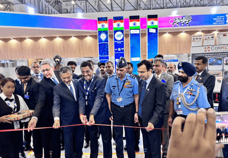 दुबई एयरशो 2025: संजय सेठ ने भारत पैवेलियन का किया उद्घाटन, स्वदेशी हथियारों और तकनीक की प्रदर्शनी