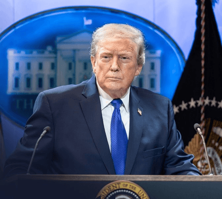 अमेरिका ने ईरानी ध्वज वाले मालवाहक जहाज को रोककर कब्जे में लिया : ट्रंप