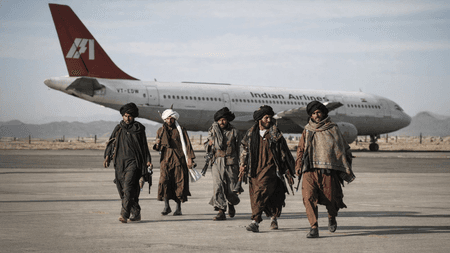 आईसी-814 हाईजैक: 26 साल पहले का वह भयावह संकट जो आज भी झकझोर देता है, तीन आतंकियों की रिहाई